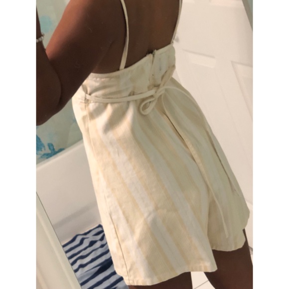 Baby yellow & white UO romper 🐣 - Picture 5 of 7